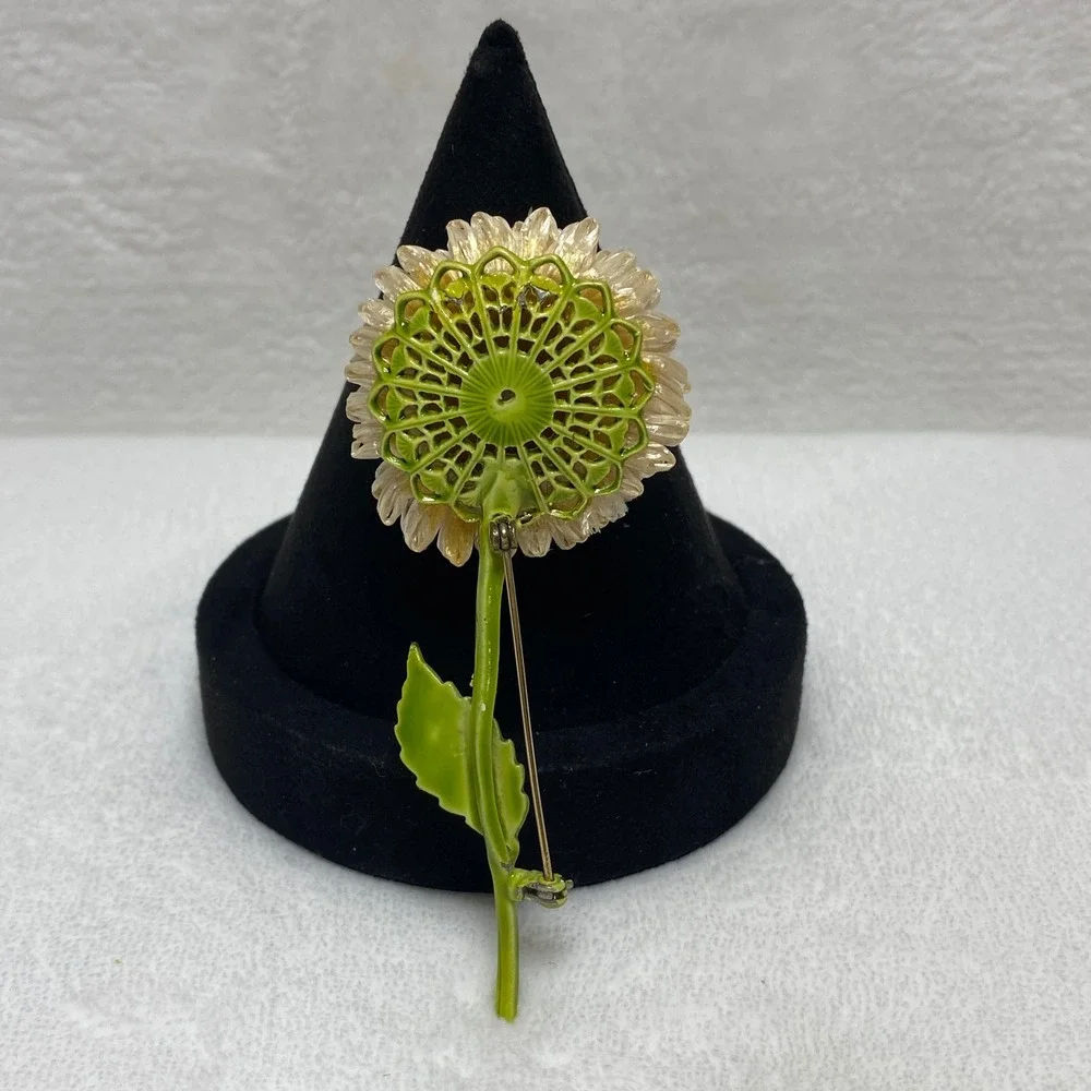 Vintage Chrysanthemum Flower Brooch Pin Enamel Green Leaf‎ Stem